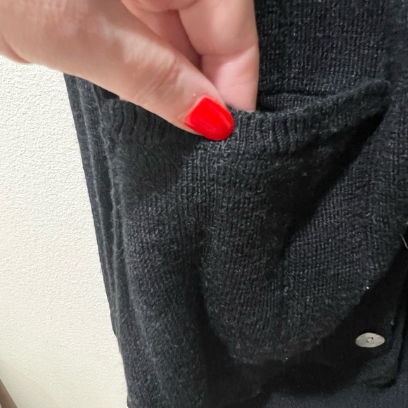 Jos. A. Bank Men's Black extra fine merino wool Sweater, size large, EUC - Picture 5 of 6